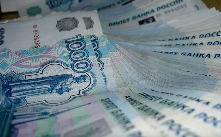 <p>Эксперты отмечают тенденцию к уменьшению валютных вкладов и увеличению рублевых</p>