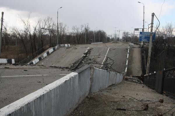<p>За время боевых действий на территории Донецкой народной республики было разрушено или повреждено почти 9,5 тысяч объектов инфраструктуры. Сумма ущерба превышает полтора миллиарда гривен (около 64 миллионов долларов).<br />
<br />
<br />
 </p>