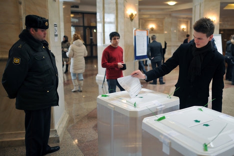 <p>Председатель Центральной избирательной комиссии России Владимир Чуров заявил, что в России нет и не может быть никакого обязательного и принудительного голосования.</p>