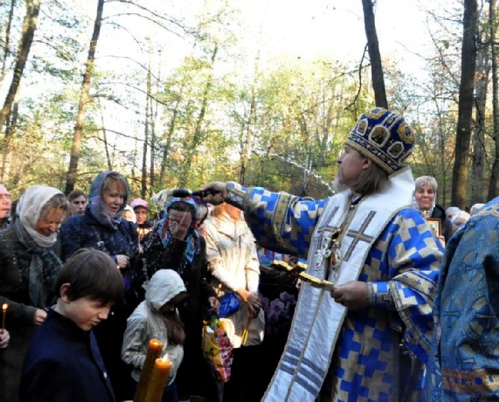 В Покровском-Стрешневе состоялись гуляния в честь празднества Покрова Пресвятой Богородицы