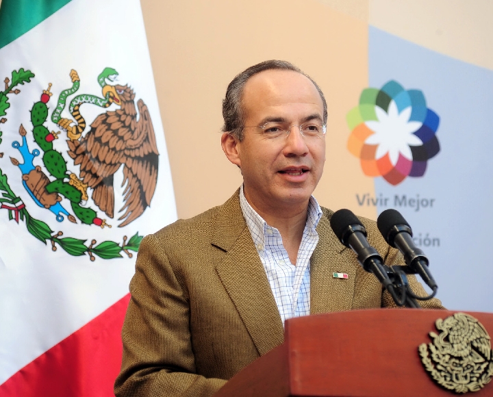 Президентом Мексики Фелипе Кальдероном предложено убрать из официального названия государства определение «Соединенные Штаты»