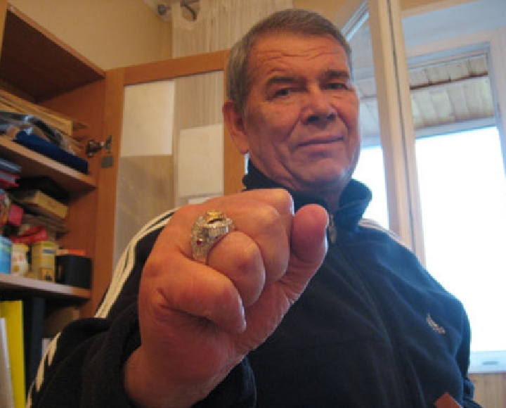В октябре прошлого года Дорошину торжественно вручили именно спартаковский перстень. 