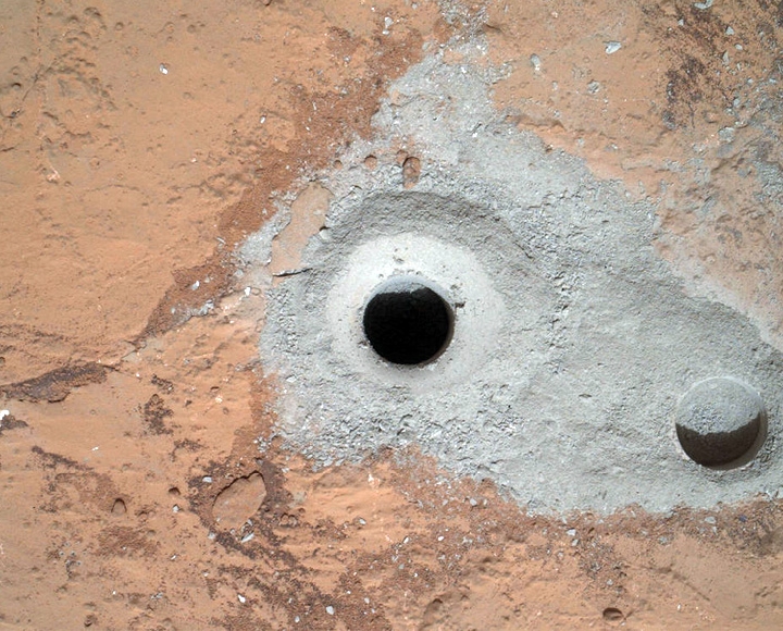 Вероятность того, что на Марсе была жизнь расценивается уже как более, чем средняя.