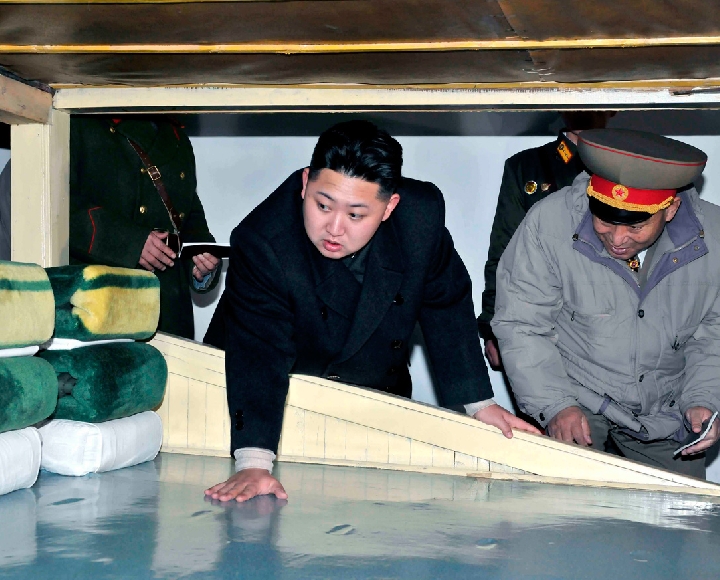Причиной стало сожжение портретов руководителей Северной Кореи.