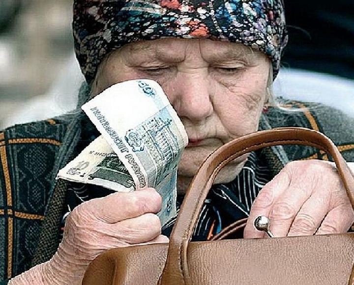 Вслед за попыткой сэкономить на материнском капитале, чиновники предлагают пересмотреть пенсионный возраст российских женщин