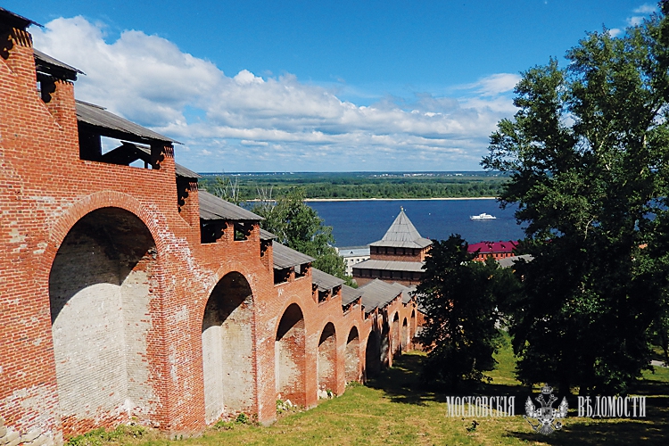Фото 997 - Нижний Новгород - расположен на месте слияния Оки и Волги.