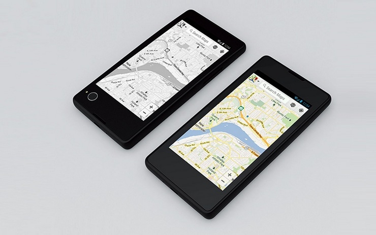 Впервые прототип российского смартфона YotaPhone был презентован еще в 2010 году Дмитрию Медведеву. 

