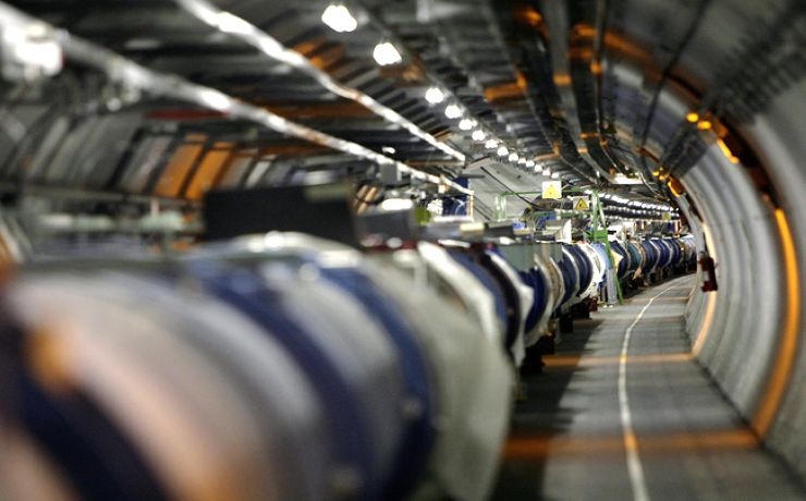 <p>В Европейской организации по ядерным исследованиям (ЦЕРН) намерены создать новый кольцевой коллайдер огромных размеров</p>