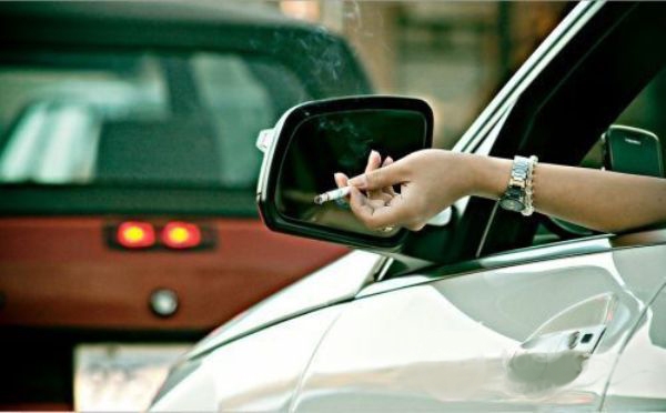 <p>В Государственную Думу внесен проект закона, предусматривающий штраф за курение в автомобиле в присутствии ребенка.</p>