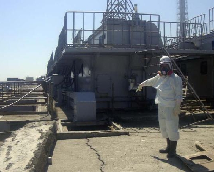 <p>На атомной электростанции Фукусима-1 произошло ЧП: свыше двухсот тонн крайне радиоактивной воды попали не в спецёмкости, а в подвал одного из технических зданий.</p>