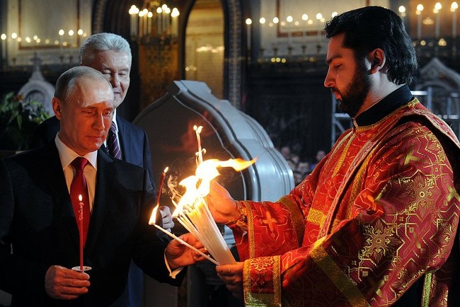 <p>Президент отметил, что Русская Православная Церковь помогает людям обрести веру, укрепляет их на жизненном пути</p>