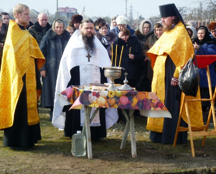 Архиепископом Зосимой был утверждён проект храма Рождества Христова, который будет возведён в Наурской