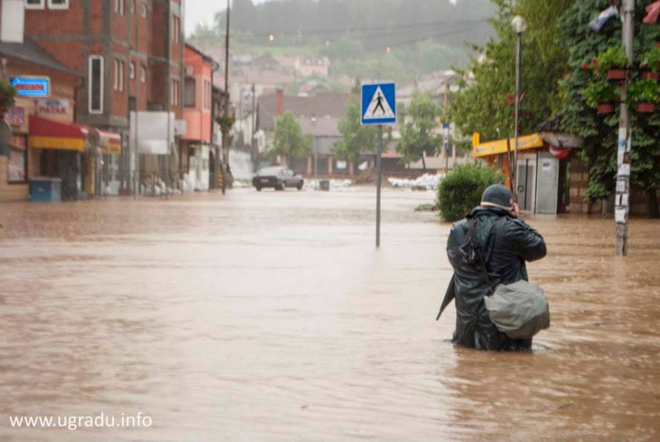<p>Количество погибших в результате сильнейшего наводнения, охватившего Балканский регион, продолжает расти.</p>