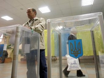 <p>Гражданская сеть «Опора», которая наблюдает за проведением внеочередных выборов президента Украины, мэра и горсовета Киева,  а также за ходом внеочередных местных выборов в других регионах Украины, сообщает о 360-ти нарушениях.</p>
