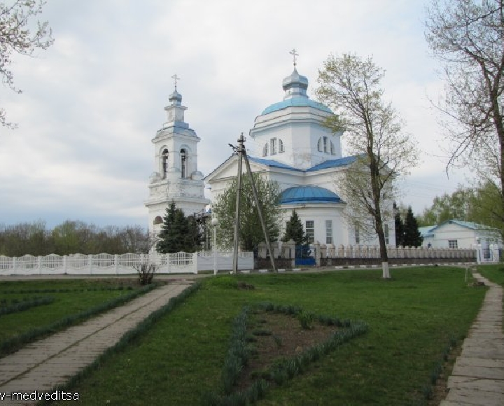 Вместо автомобильной парковки на Алтае решили построить православный храм.