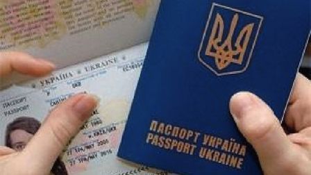<p>Федеральная миграционная служба России приняла решение позволить украинским беженцам оставаться на территории государства до тех пор, пока не закончится внутриполитический кризис на Украине.</p>
