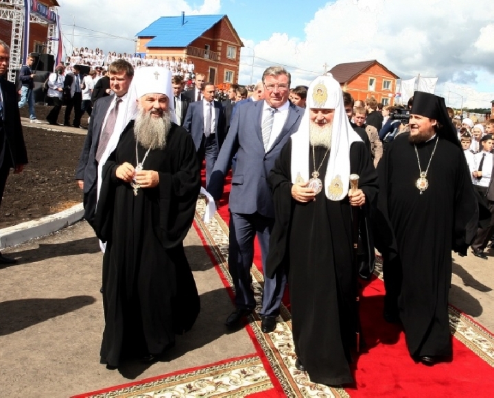 Патриарх прибыл для участия в торжествах, посвященных 1000-летию единения мордовского народа с народами российского государства.