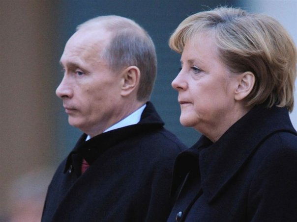 <p>Российский лидер Владимир Путин и канцлер Германии Ангела Меркель  акцентировали важность тщательного и объективного расследования всех обстоятельств катастрофы с малайзийским Боингом 777, потерпевшим крушение на востоке Украины.</p>