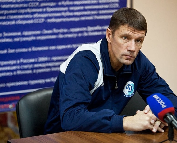 Главный тренер женской волейбольной сборной России скончался в среду на 44-м году жизни. 