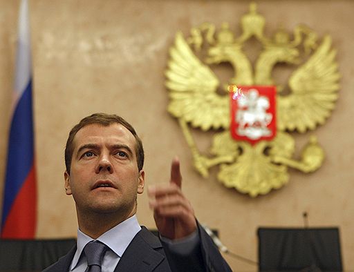 <p>Премьер-министр России Дмитрий Медведев заявил, что российские власти защищали и будут защищать отечественные компании, вне зависимости от формы их собственности и причин, по которым они попали под санкции.</p>