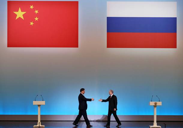 <p>Укрепление сотрудничества между Россией и Китаем с вовлечением в него Германии и Индии постепенно приведет к тому, что США окажутся полностью вытесненными из Евразии, пишет журналист Пепе Эскобар в статье для TomDispatch.com.</p>