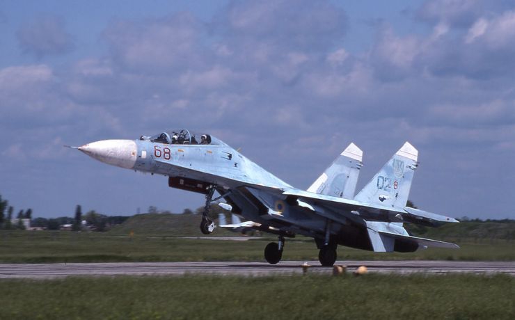 <p>Как отметил главком ВВС РФ генерал-полковник Виктор Бондарев, наши самолеты будут находиться на военном аэродроме</p>