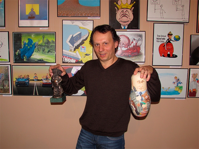 <p>Сегодня в Полтаве открылась антироссийская выставка, на которой были представлены лучшие 50 работ с международного конкурса карикатур и шаржей по темам «Украинский выбор. Украина – Европейский Союз» и «Дьявольская бензоколонка».</p>