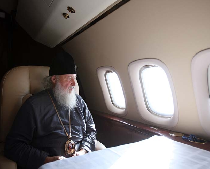Русская Православная Церковь передала пострадавшим от катастрофы 1, 5 миллиона долларов. пожертвований.