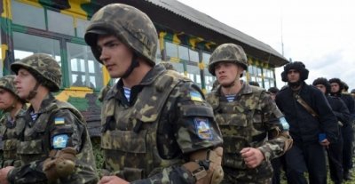 <p>Начальник Генштаба Вооруженных сил Украины Виктор Муженко заявил о необходимости провести новую, уже четвертую, волну мобилизации с целью ротации украинских военных в Донбассе.</p>