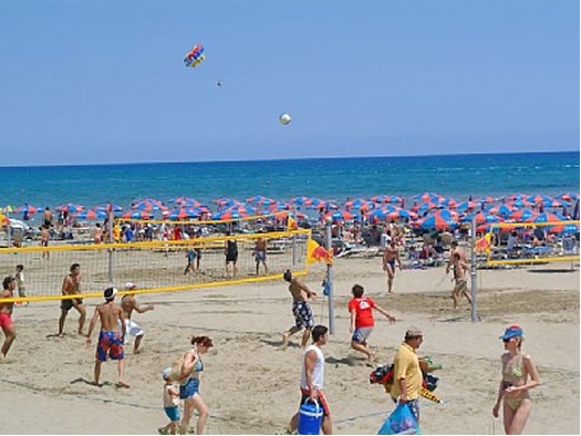 <p>Президент Ассоциации туристических агентов Кипра Виктор Мантовани заявил, что падение туристического потока из России на Кипр летом следующего года может достичь 20 процентов.</p>