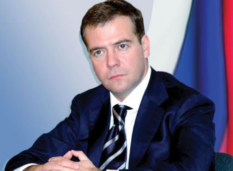 <p>Премьер-министр России Дмитрий Медведев распорядился сформировать правительственную комиссию по оказанию гуманитарной помощи Донбассу. Текст распоряжения опубликован сегодня на сайте правительства РФ.</p>