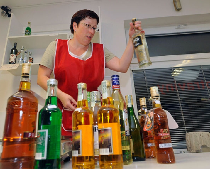 Польша ввела временный запрет на продажу крепкого чешского алкоголя в связи с массовыми отравлениями.