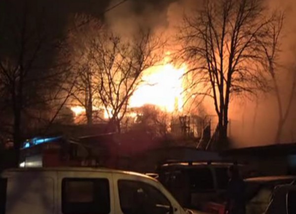 <p>Минувшей ночью на Украине прогремело сразу два взрыва. Один из них раздался в Днепропетровском районе Киева.</p>