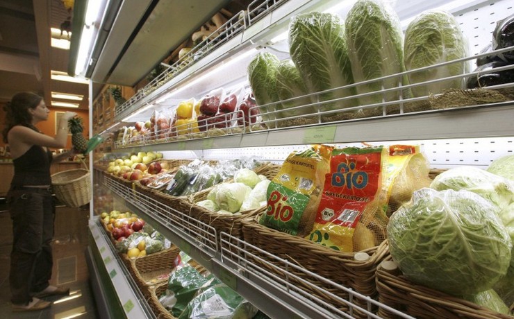 <p>По поручению Генерального прокурора РФ в регионах России органы прокуратуры проводят проверки в связи с ростом цен на продукты питания.</p>