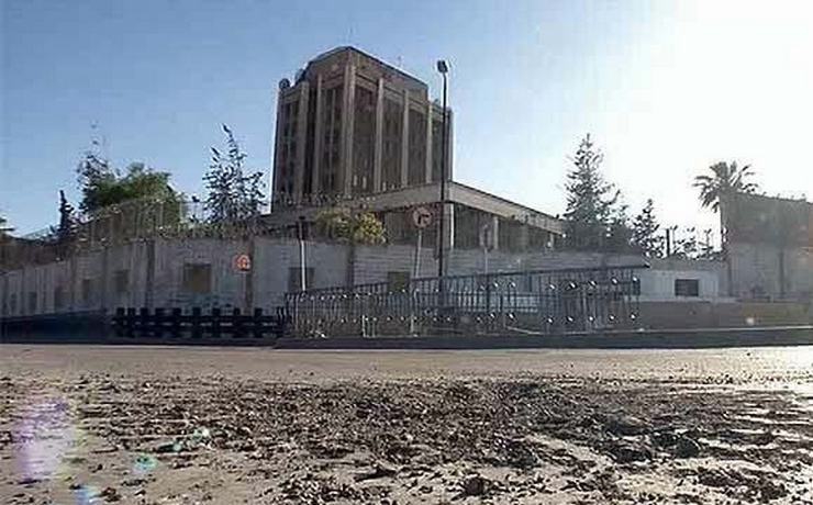 <p>Представитель МИД РФ заявил, что в здание российского посольства в Дамаске попала мина.</p>