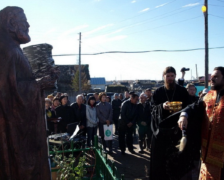 В Якутии открыт монумент протоиерею Димитриану Попову, просветителю, переводчику