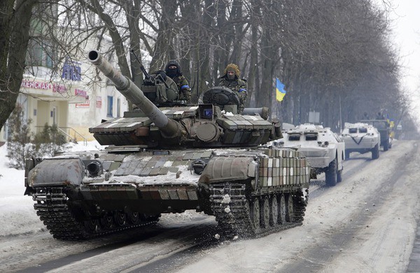 <p>И.о. спикера Генштаба ВСУ Владислав Селезнев заявил, что оснований для возобновления масштабных боевых действий в Донбассе и введения на Украине военного положения пока нет. </p>