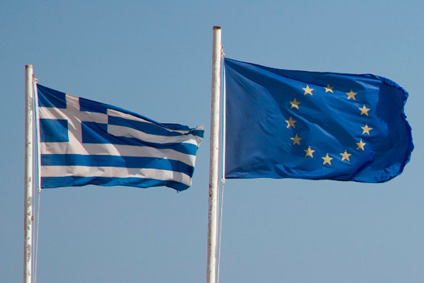 <p>Совет министров финансов стран еврозоны достиг договоренности о пролонгации текущей программы финансовой помощи Греции на четыре месяца. Теперь предстоит согласовать реформы, на которые будут согласны Афины. </p>