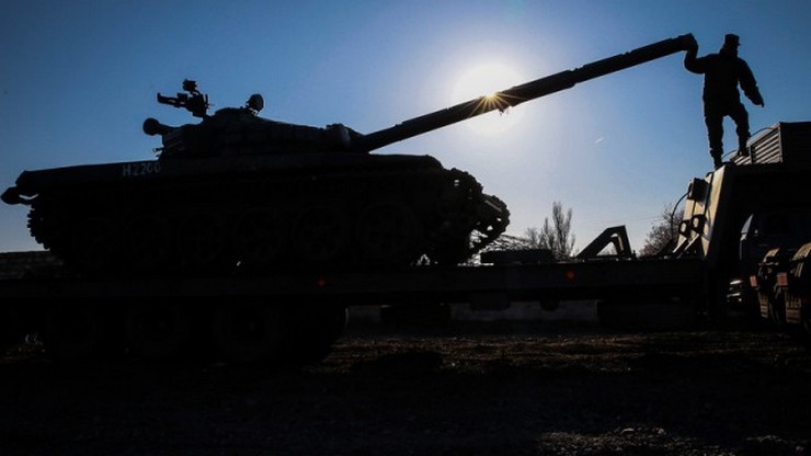 <p>По предварительной договоренности с украинской стороной, гаубичные самоходные артиллерийские подразделения выводятся с четырех направлений.</p>