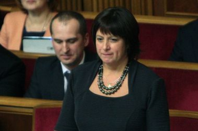 <p>Министр финансов Украины Наталия Яресько заявила, что для стабилизации национальной экономики стране необходима дополнительная финансовая поддержка, сверх уже обещанных Киеву объемов помощи. </p>