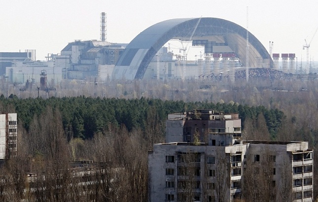 <p>Статс-секретарь Министерства охраны окружающей среды Германии Йохен Фласберт считает, что страны Большой семерки должны выделить Киеву 165 миллионов евро, которых Украине не хватает для строительства нового защитного купола над разрушенным атомным реактором в Чернобыле. </p>