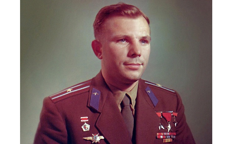<p>54 года назад впервые в мире человек совершил полет в космос. На орбитальном корабле «Восток» советский космонавт Юрий Гагарин облетел землю.</p>