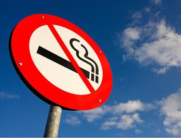 <p>Член Общественной палаты Дмитрий Чугунов предлагает внести изменения в КоАП РФ, которые позволят полиции выписать штраф курильщикам прямо на месте правонарушения.</p>