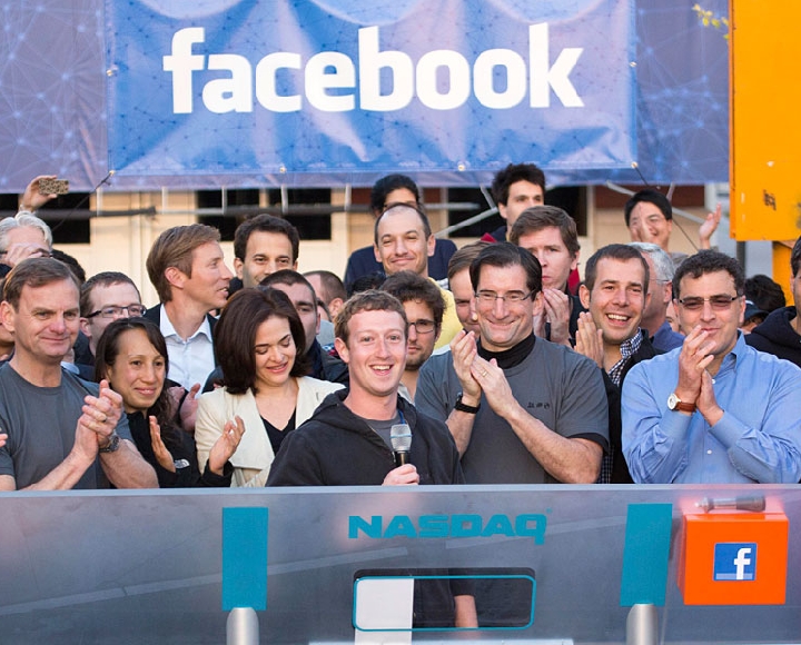 К Facebook, ее сооснователю Марку Цукербергу, организаторам IPO и торговой площадке были поданы коллективные иски со стороны инвесторов...