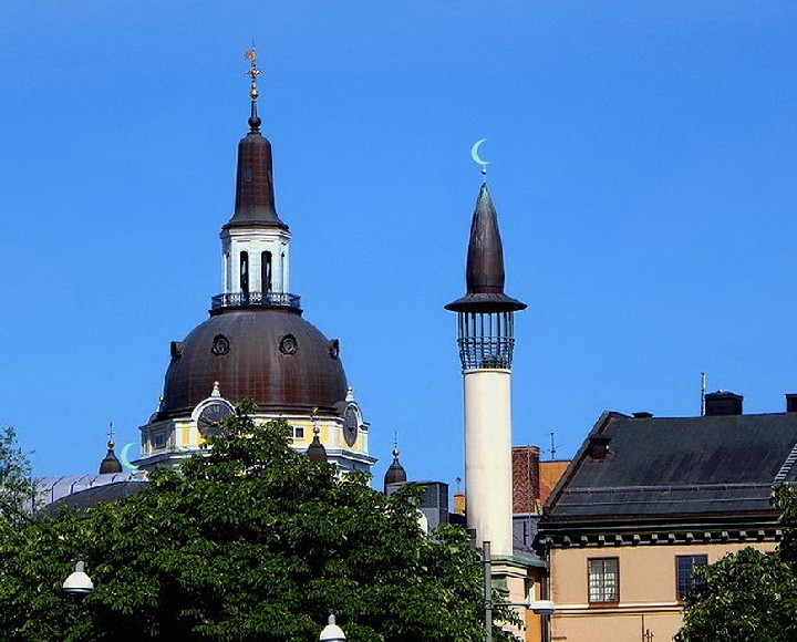 Мечетью в Стокгольме получено узаконенное разрешение призывать правоверных к намазу