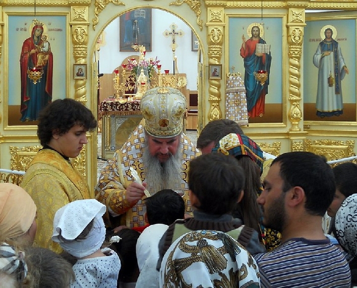 Архиепископом Зосимой совершено в станице Слепцовской великое освящение Покровского храма