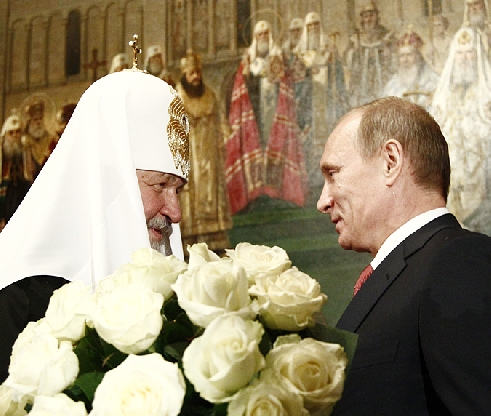 Владимир Путин направил послание участникам торжественного акта, который прошел в минувшее воскресенье в храме Христа Спасителя. 