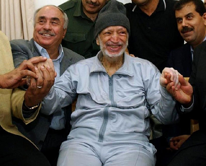 Бывший палестинский лидер скончался в 2004 году, внезапно заболев.