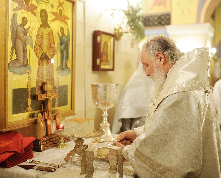 Новогодние молебны пройдут в этот день в большинстве храмов Русской Православной Церкви.