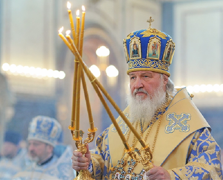 Торжественные богослужения идут во всех российских храмах.